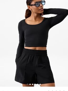 Athleta Wayfind High Rise 5" Short M